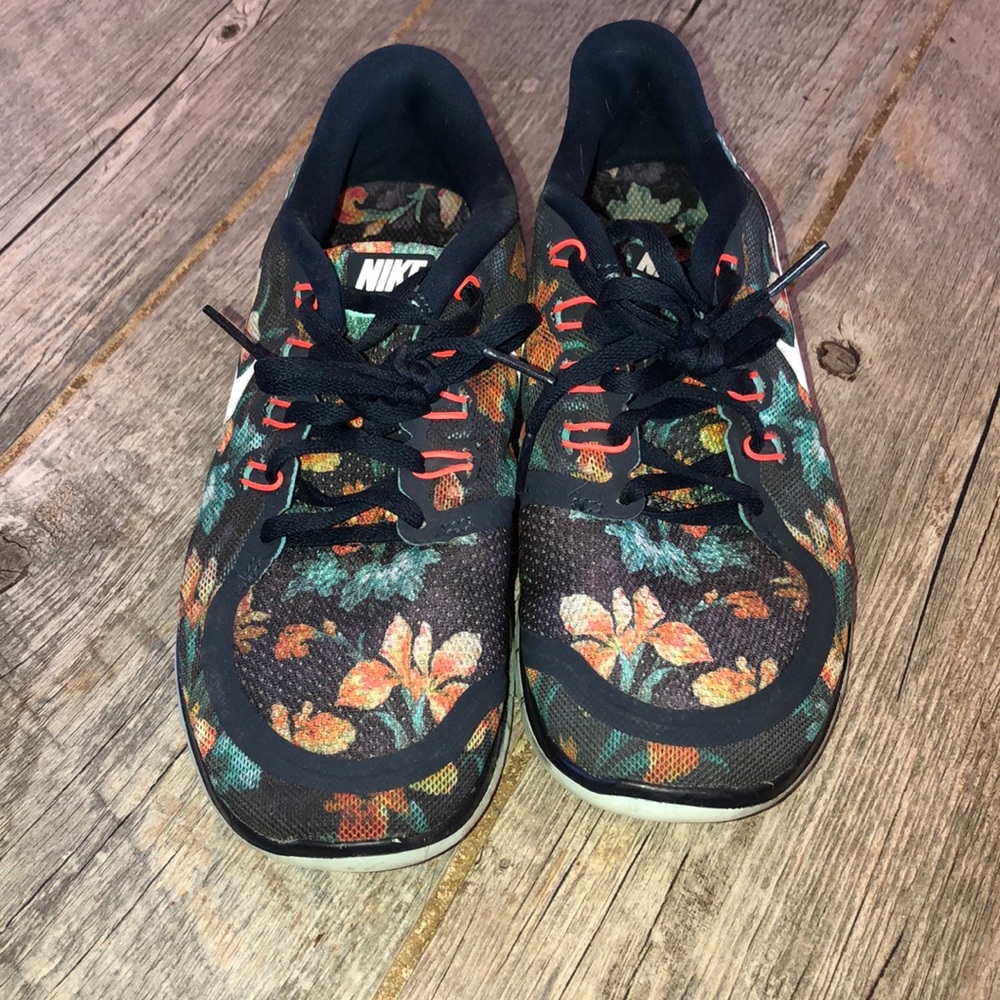 Nike free 5.0 size 7.5